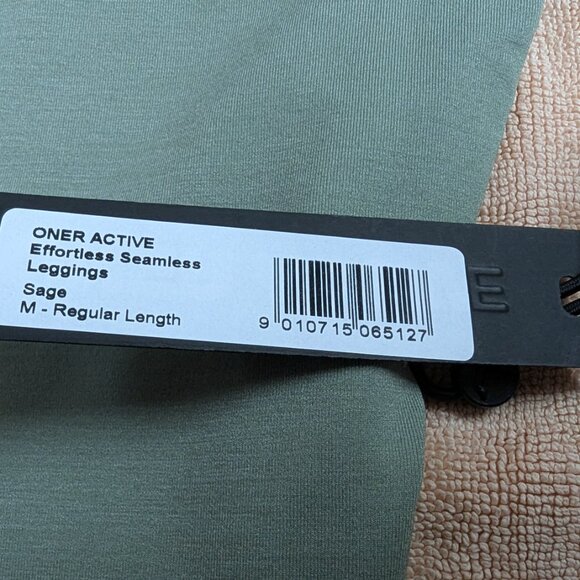 New Effortless Seamless Leggings - Picture 7 of 8